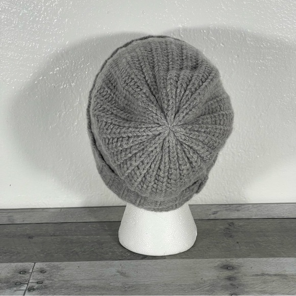 PORTOLANO Women’s Ribbed Cashmere Knit Beanie - light Grey (O/S) main image 4